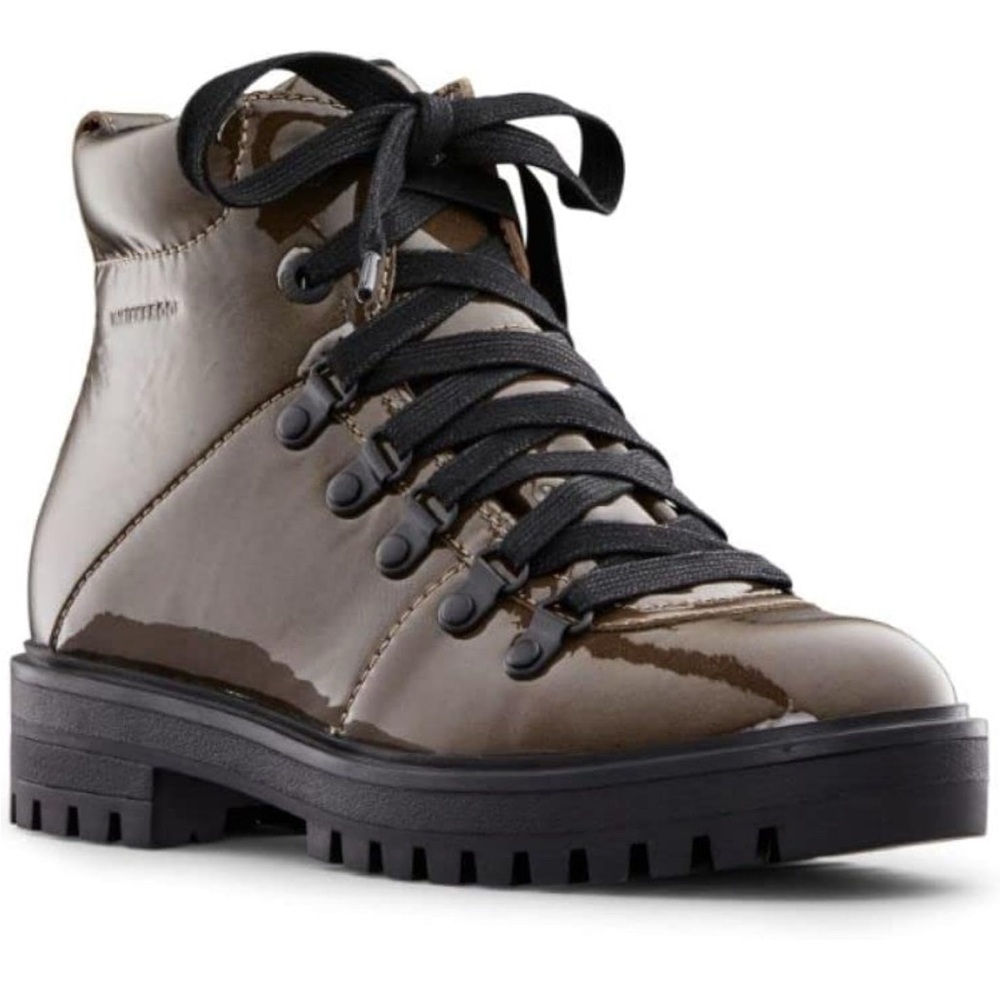 NWT Cougar Boots